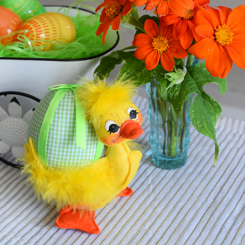 6in Spring Duck with Egg