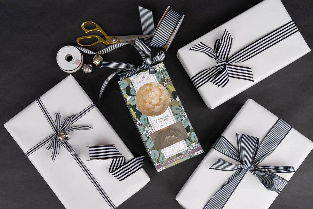 Shimmering Snowberry Flower Diffuser Holiday Gift