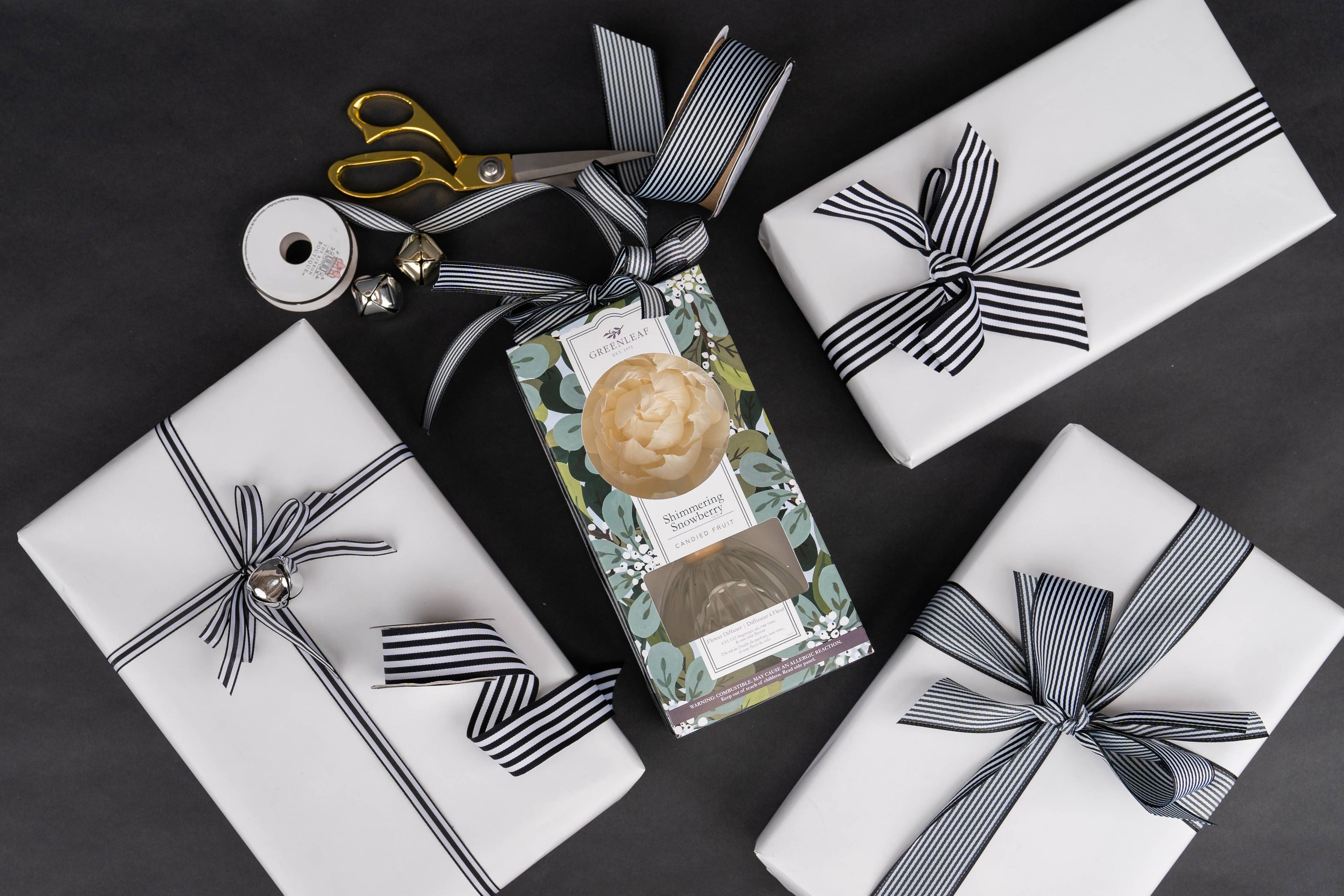 Shimmering Snowberry Flower Diffuser Holiday Gift