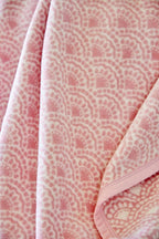 Seaside Scallops Blush Blanket: Original