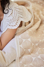 Seashells Oak Blanket: Original
