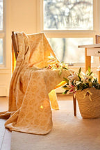The Lightweight Blanket - Daisy Chain: Lightweight