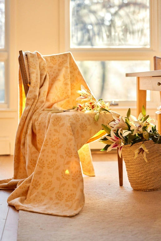 The Lightweight Blanket - Daisy Chain: Lightweight