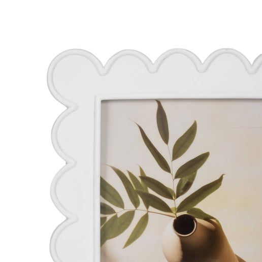 White 5x7 in. Resin Rectangular Scallop Edge Photo Frame